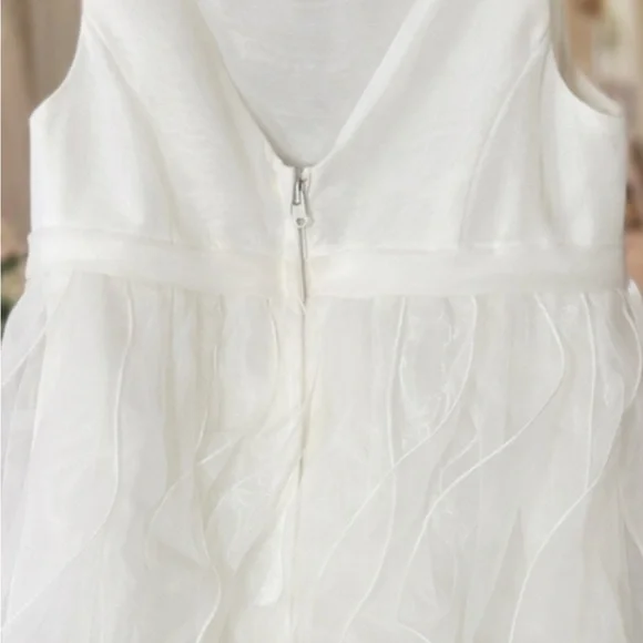David’s Bridal White Flower Girl Dress Size 5 Layered Organza Wedding - Picture 4 of 7